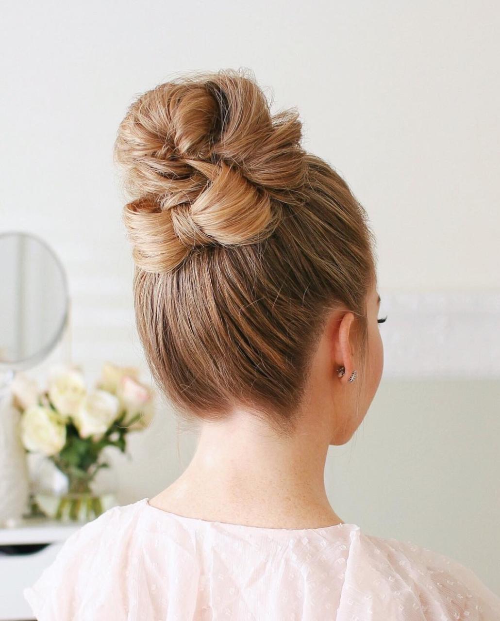 Gaya Rambut Setengah Updo Elegan Dan Praktis Untuk Acara Formal