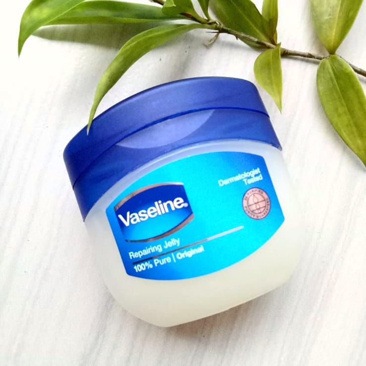 Rahasia Lembut dan Berkilau: Vaseline untuk Rambut, Mitos atau Fakta?