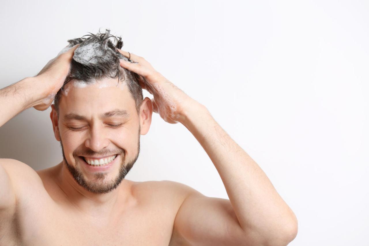 Rambut Kusut Bikin Kesal? Simak Tips Merawat Rambut Pria Agar Mudah Diatur!