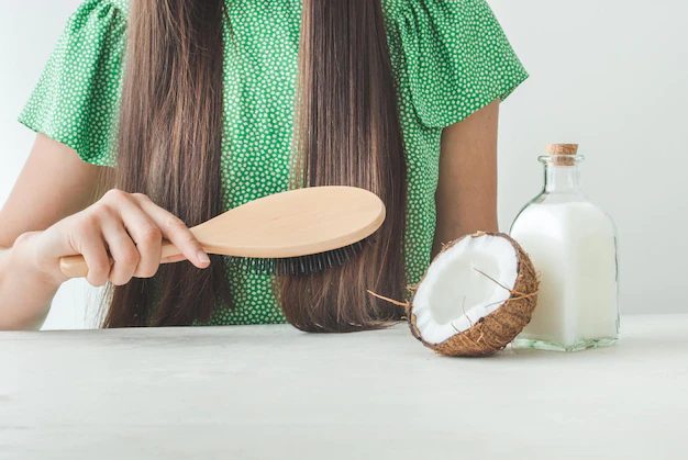 Rahasia Rambut Sehat dan Berkilau: Manfaat Luar Biasa Minyak Kelapa