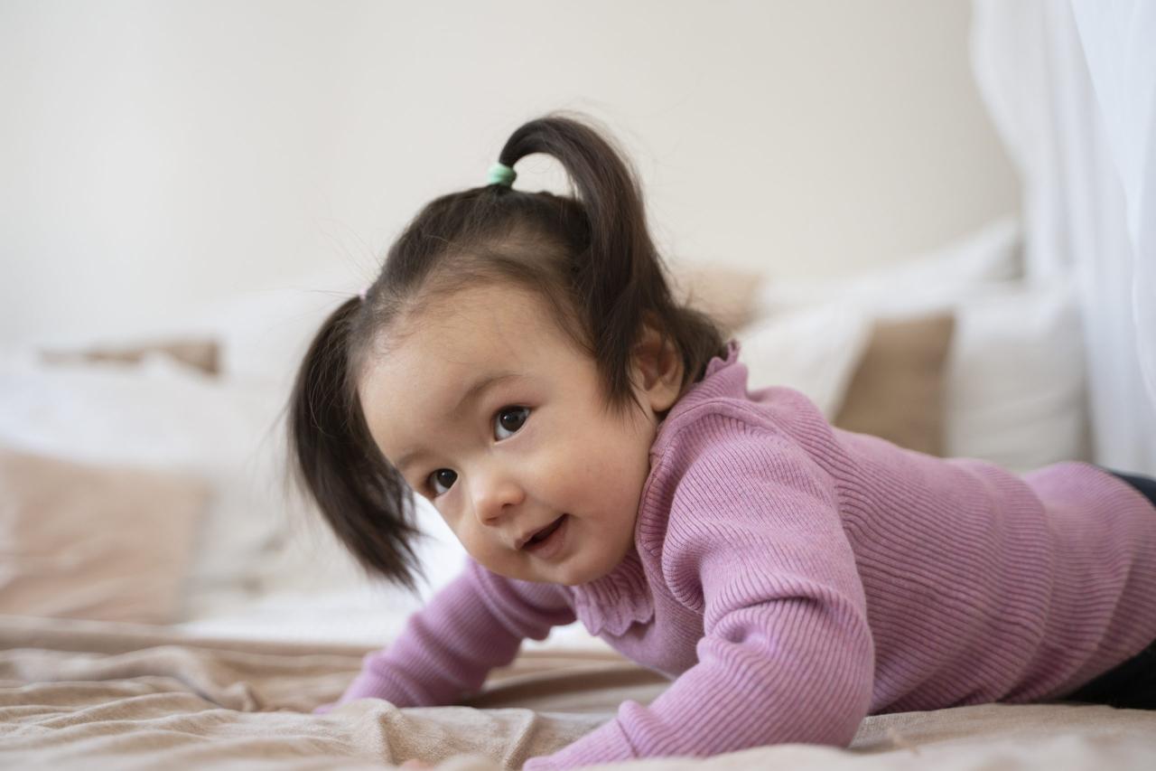 Rambut Bayi Rontok? Jangan Panik, Ini Penjelasannya!