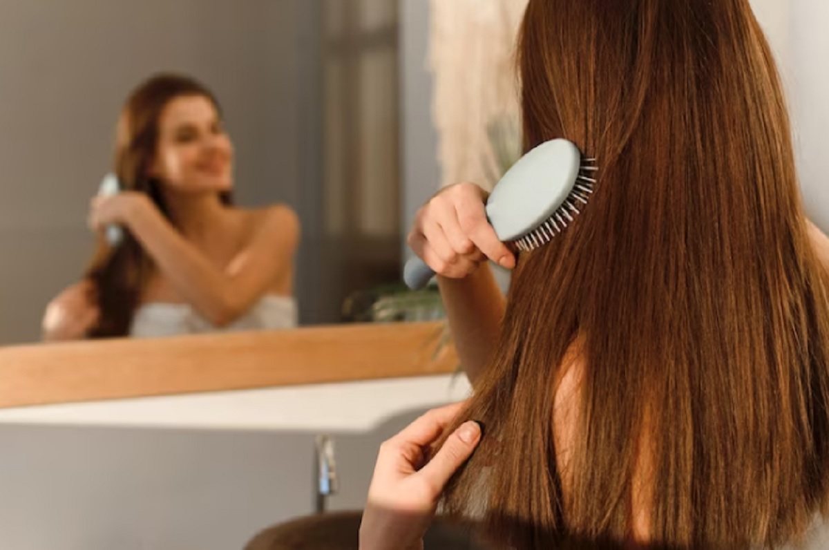 Rambut Kering dan Kusam? Atasi Secara Alami dengan Tips Ini!