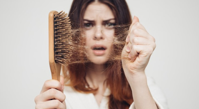 Rahasia Rambut Tebal dan Sehat: Taklukkan Kerontokan dengan Cara Tepat!