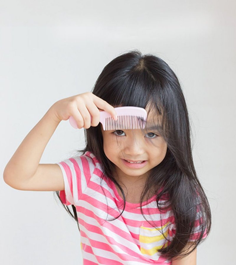 Rambut Rontok Si Kecil: Jangan Panik, Ini Penyebabnya!