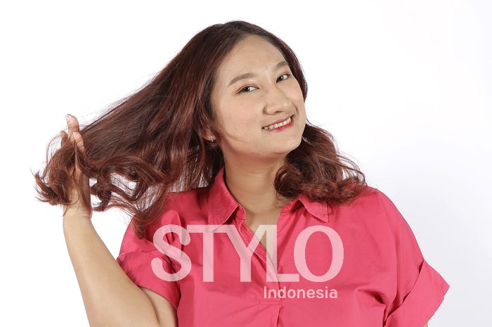 Bosan dengan Warna Rambut? Begini Cara Melunturkan Warna Rambut dengan Aman dan Efektif!