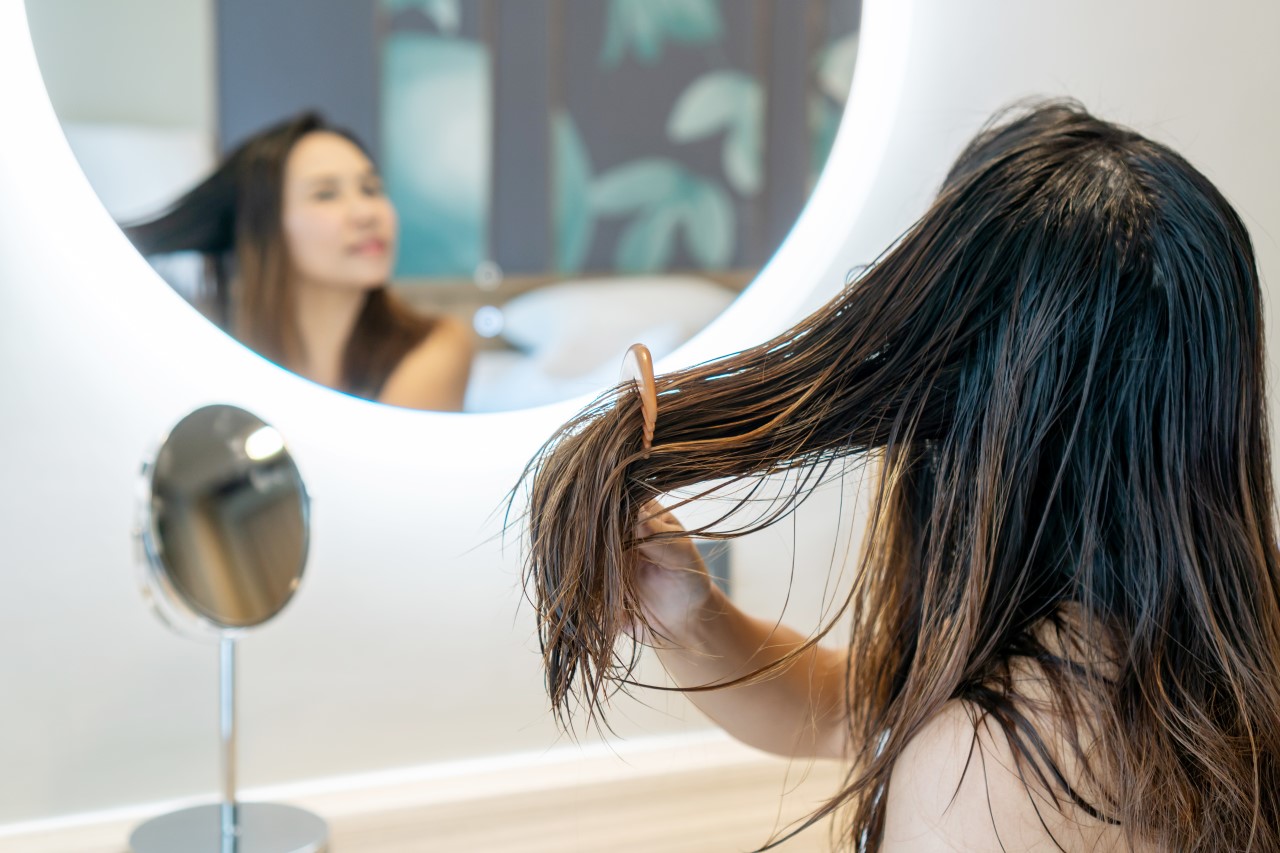 10 Tips Mengatasi Rambut Berminyak yang Ampuh: Ucapkan Selamat Tinggal pada Rambut Lepek!