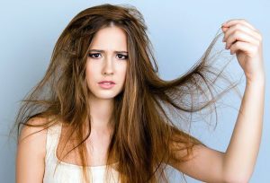 Rambut Kering dan Kusam? Atasi dengan Tips Jitu Ini!