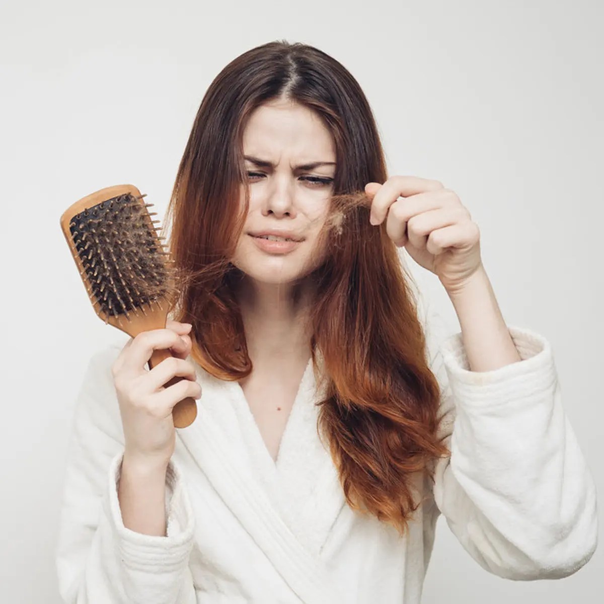 Rambut Rontok Bisa Jadi Tanda Penyakit Serius? Waspadai Tanda-Tanda Ini!