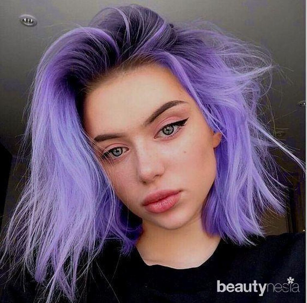 Cara Mendapatkan Warna Rambut Ungu yang Cerah dan Stylish