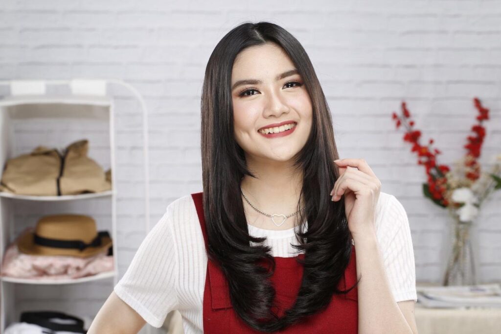 Gaya Rambut Panjang Wanita: Cara Mendapatkan Tampilan yang Elegan dan Stylish