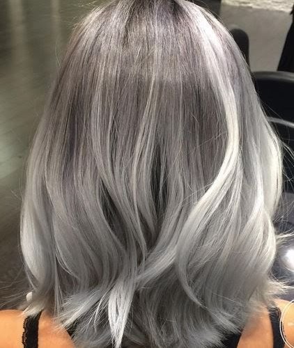 Cara Mendapatkan Warna Rambut Silver yang Trendy dan Elegan