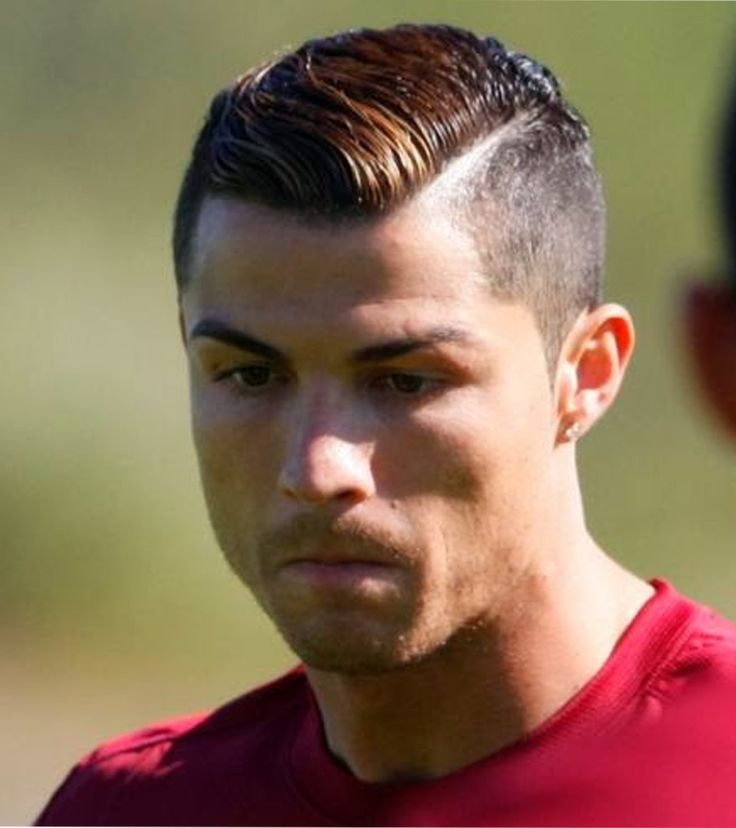 Gaya Rambut Ronaldo: Cara Mendapatkan Tampilan Keren Seperti Pemain Sepak Bola Terkenal