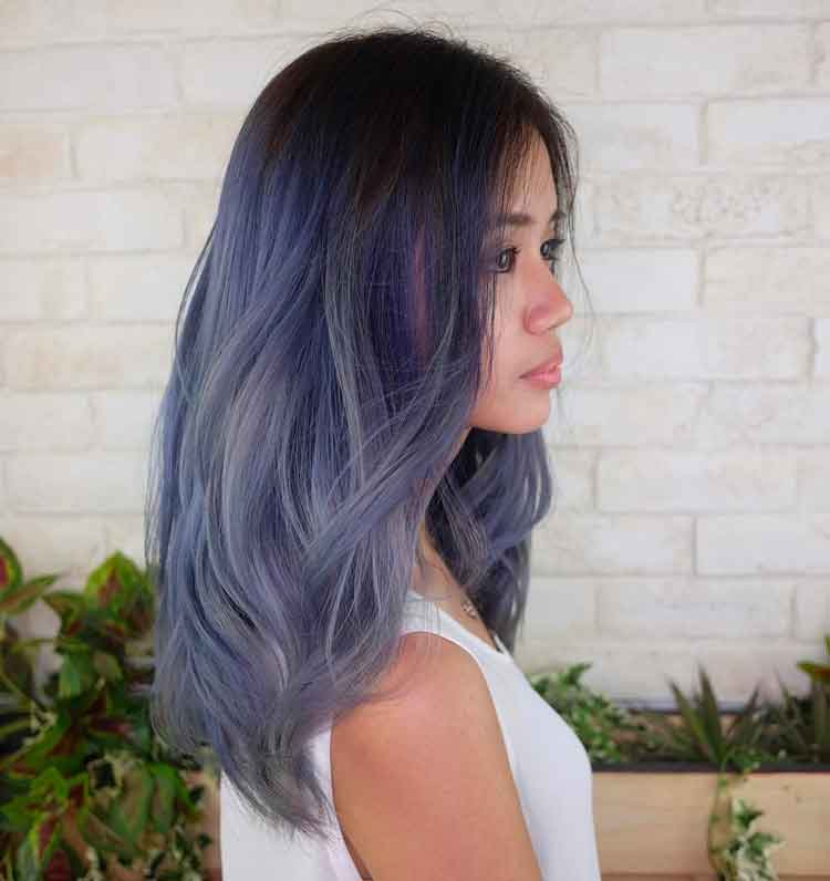 Cara Mendapatkan Warna Rambut Silver yang Trendy dan Elegan