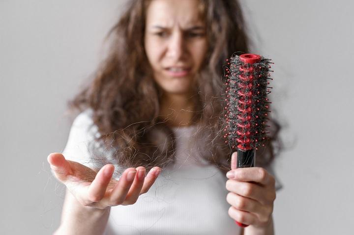 Cara Mengatasi Rambut Kusut Tanpa Produk Mahal