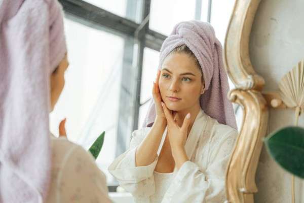 Penyebab Rambut Anda Selalu Kusam Setelah Berenang dan Solusinya